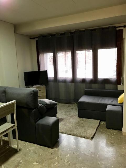 Apartament Encantador Al Centre De Vic Aptgarbi Екстер'єр фото