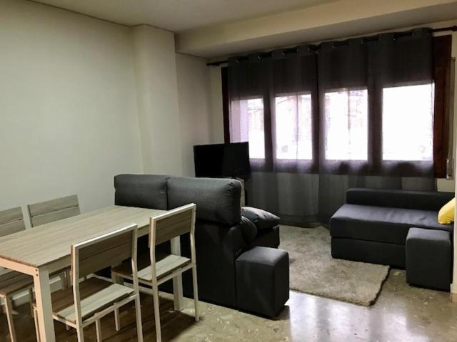 Apartament Encantador Al Centre De Vic Aptgarbi Екстер'єр фото